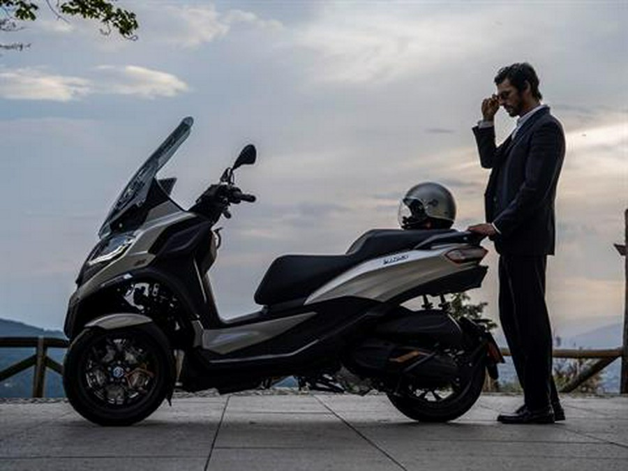 2025 Piaggio MP3 530 Exclusive