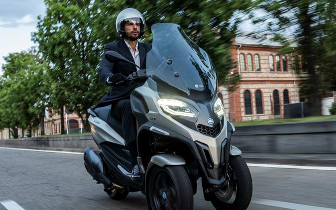 2025 Piaggio MP3 530 Exclusive