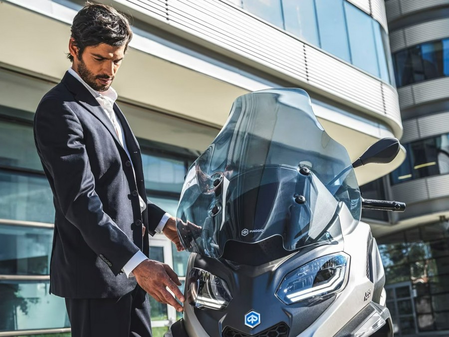 2025 Piaggio MP3 530 Exclusive