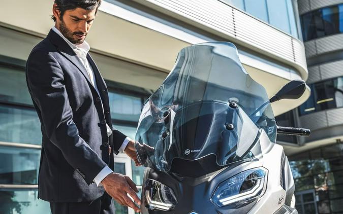 2025 Piaggio MP3 530 Exclusive