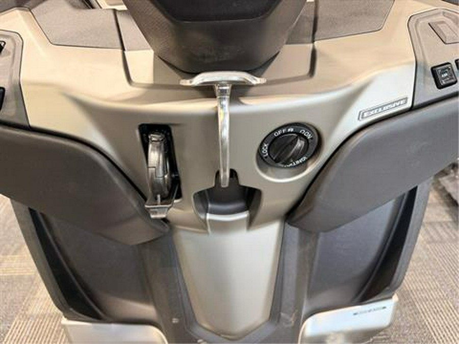 2025 Piaggio MP3 530 Exclusive