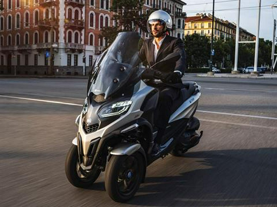 2025 Piaggio MP3 530 Exclusive
