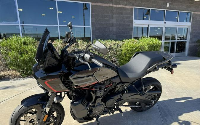 2025 Harley-Davidson® RA1250ST - Pan America® 1250 ST