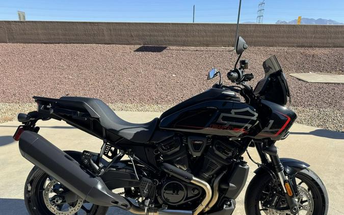 2025 Harley-Davidson® RA1250ST - Pan America® 1250 ST