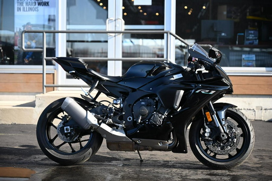 2022 Yamaha YZF-R1