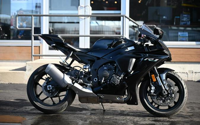2022 Yamaha YZF-R1