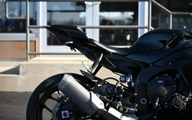 2022 Yamaha YZF-R1