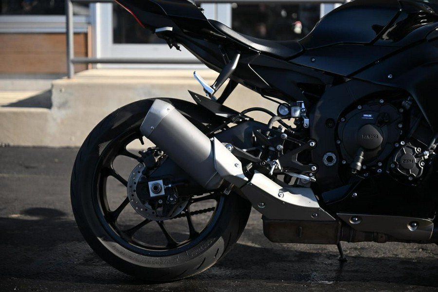 2022 Yamaha YZF-R1