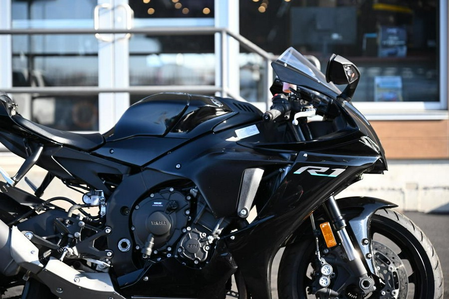2022 Yamaha YZF-R1