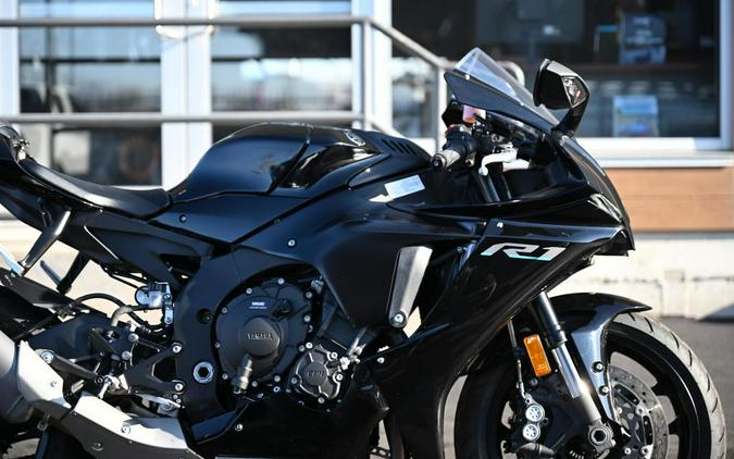 2022 Yamaha YZF-R1