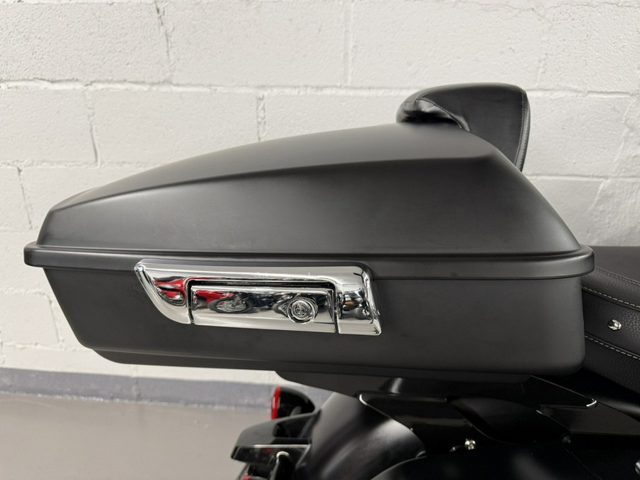 2019 Indian CHIEFTAIN DARK HORSE
