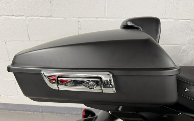 2019 Indian CHIEFTAIN DARK HORSE