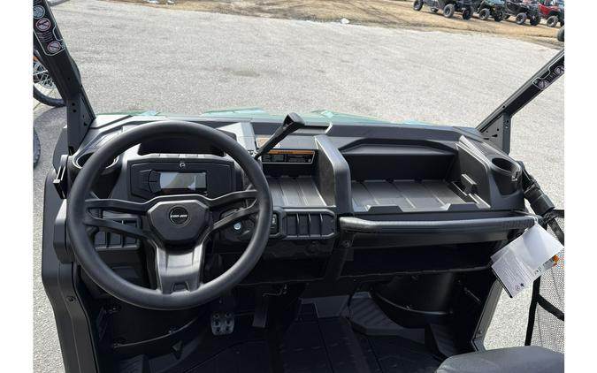 2026 Can-Am DEFENDER DPS HD7