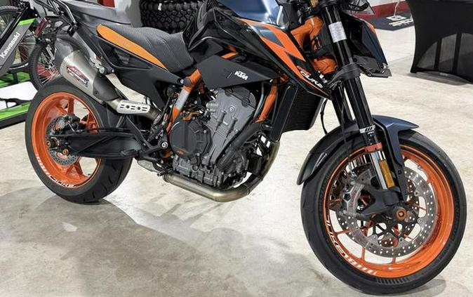 2023 KTM 890 Duke R