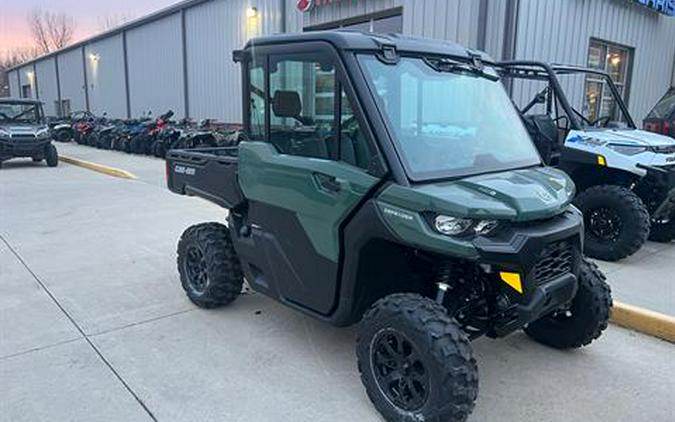 2024 Can-Am Defender DPS CAB