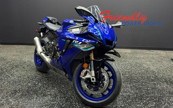 2026 YAMAHA YZF-R1