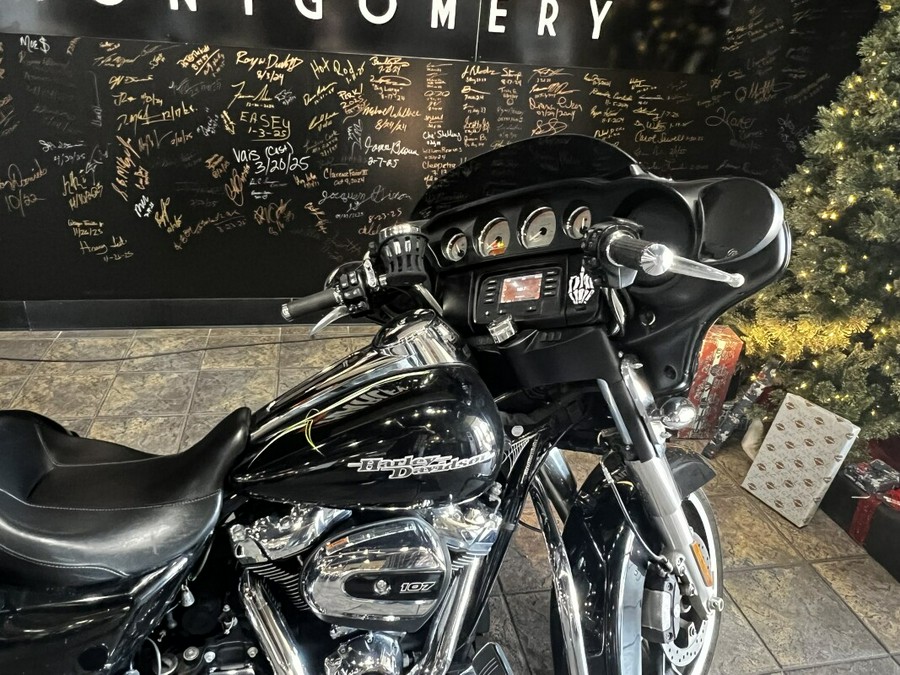 FLHX 2017 Street Glide®