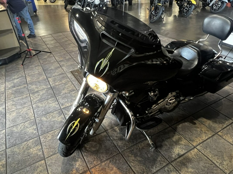 FLHX 2017 Street Glide®