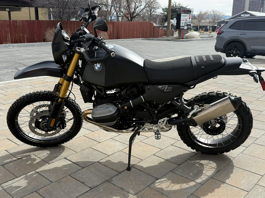 2026 BMW R 12 G/S Night Black Matte