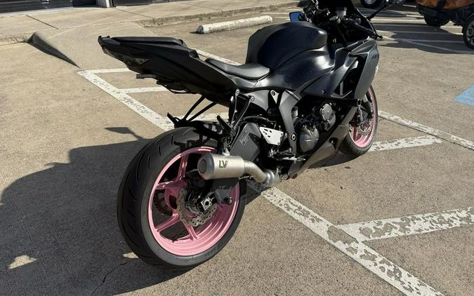 2023 Kawasaki Ninja® ZX™-6R Metallic Matte Graphenesteel Gray/Diablo Black