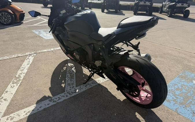 2023 Kawasaki Ninja® ZX™-6R Metallic Matte Graphenesteel Gray/Diablo Black