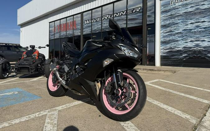 2023 Kawasaki Ninja® ZX™-6R Metallic Matte Graphenesteel Gray/Diablo Black