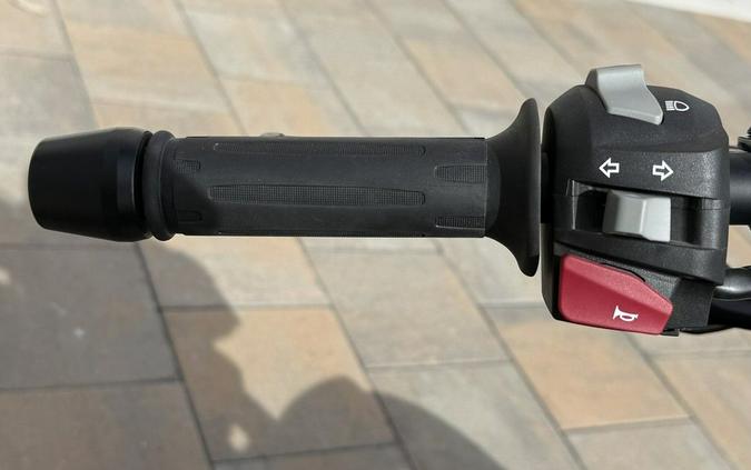 2025 BMW G 310 R Cosmic Black 2