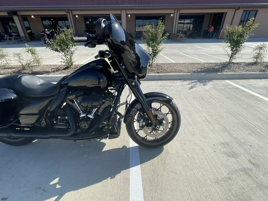 2022 Harley-Davidson Street Glide ST Vivid Black