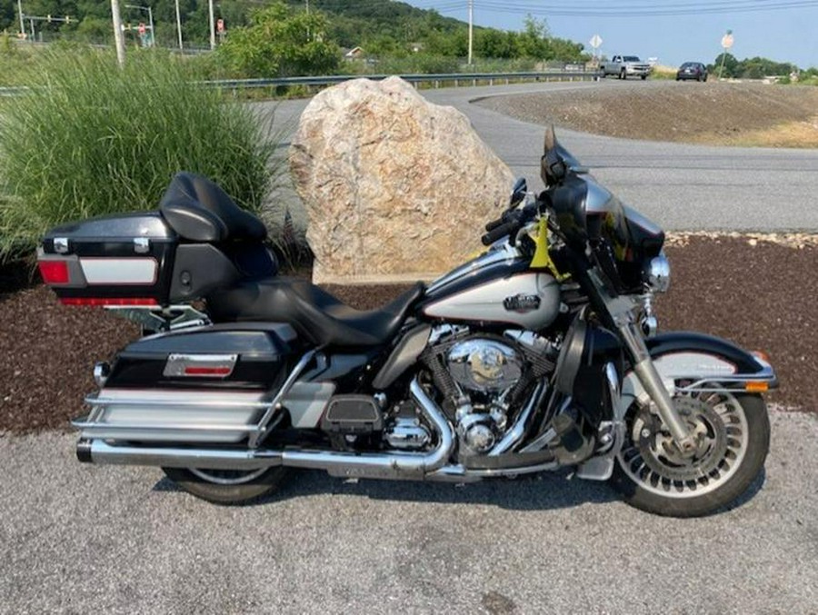 2010 Harley-Davidson® FLHTCU - Ultra Classic® Electra Glide