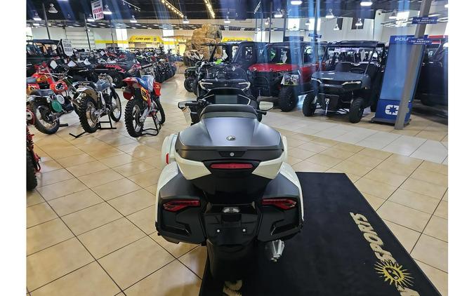 2026 RD SPYDER RT LTD 1330 SE6 WH 26 Base - Can-Am