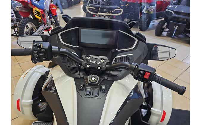 2026 RD SPYDER RT LTD 1330 SE6 WH 26 Base - Can-Am