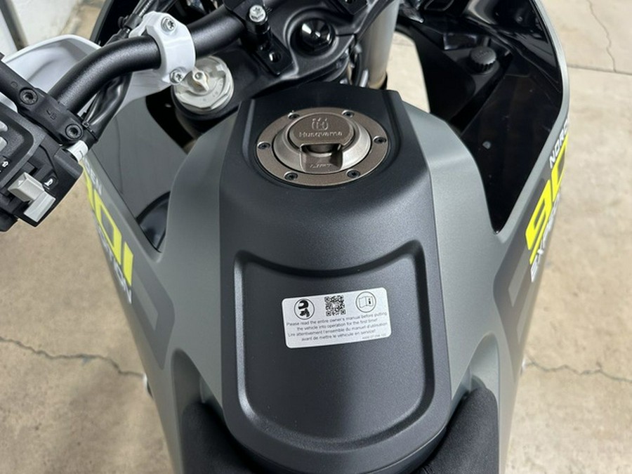 2025 Husqvarna Norden 901 Expedition