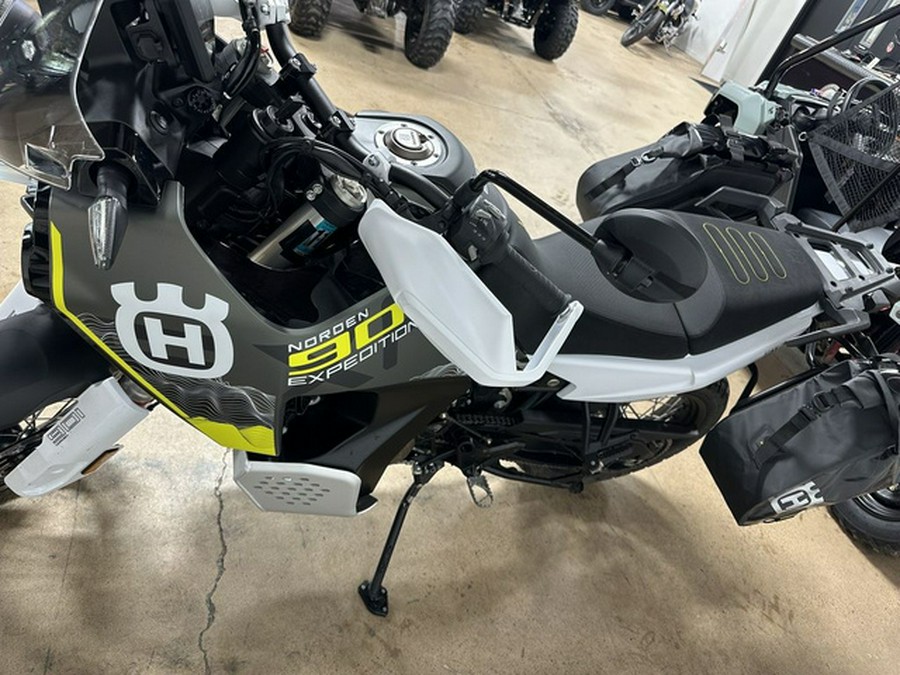 2025 Husqvarna Norden 901 Expedition