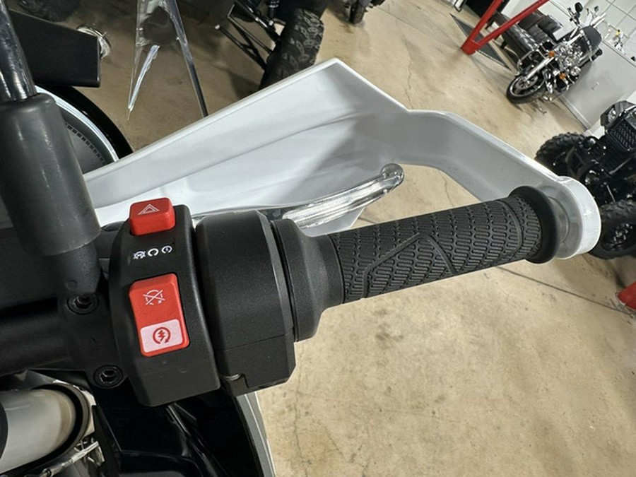 2025 Husqvarna Norden 901 Expedition