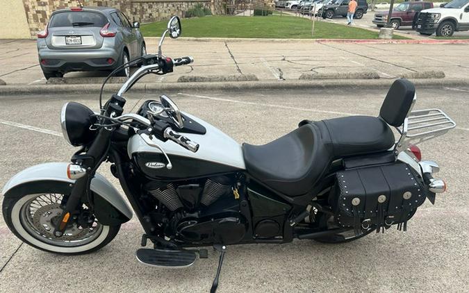2022 Kawasaki Vulcan 900 Classic