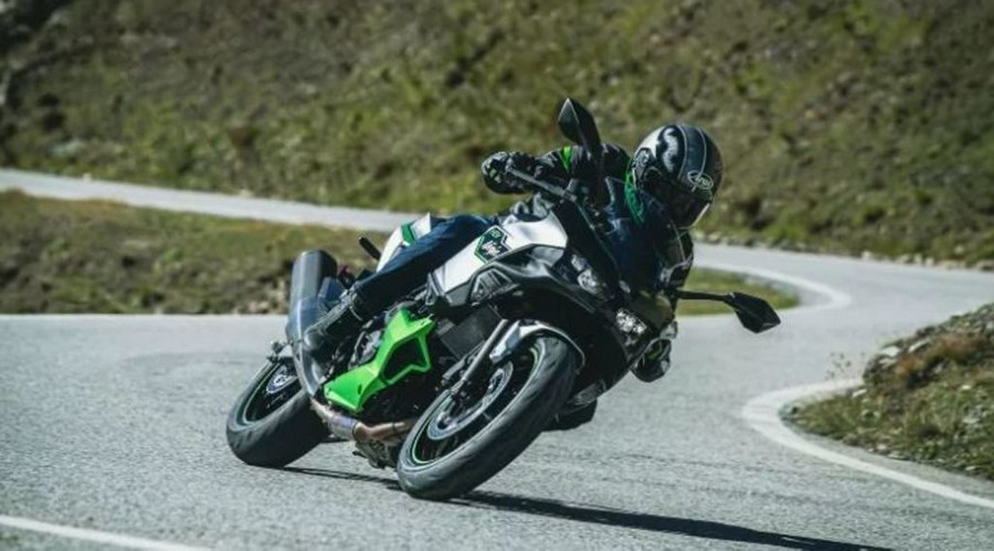 2024 Kawasaki Ninja 7 Hybrid