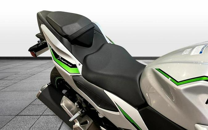 2024 Kawasaki Z7 Hybrid ABS