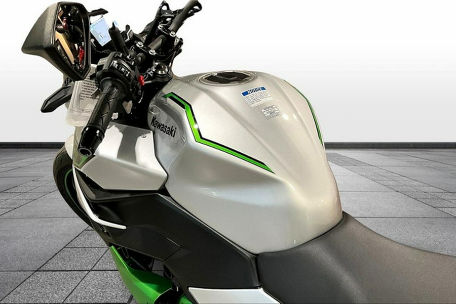 2024 Kawasaki Z7 Hybrid ABS