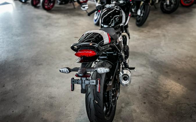 2026 TRIUMPH THRUXTON 400