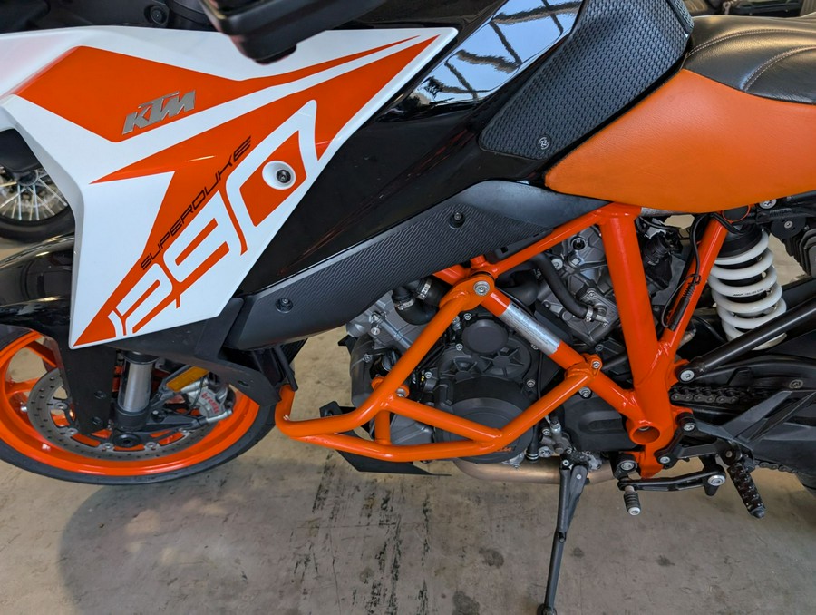 2019 KTM 1290 Super Duke GT
