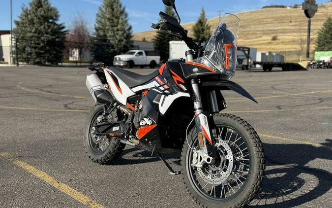 2022 KTM Adventure 890 R