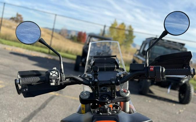 2022 KTM Adventure 890 R