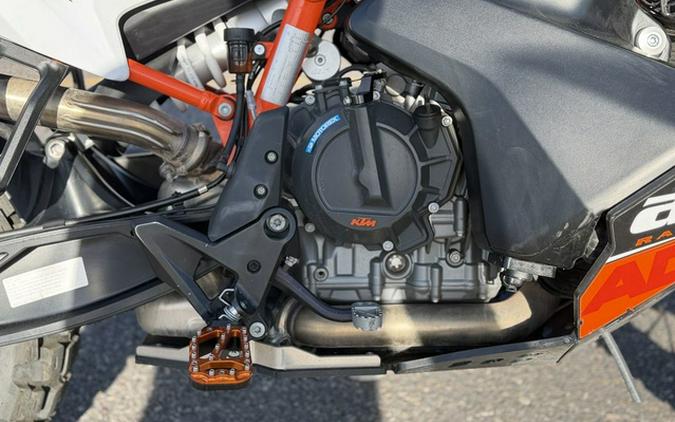 2022 KTM Adventure 890 R