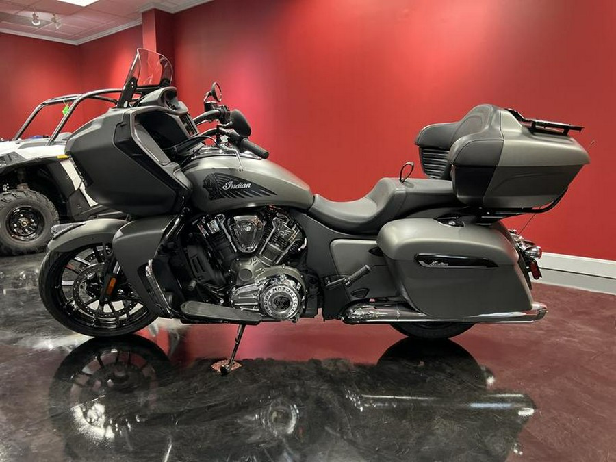 2023 Indian Motorcycle® Challenger® Titanium Smoke