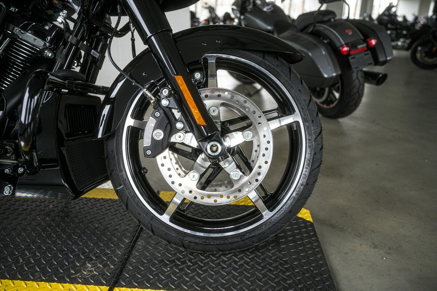 2025 Harley-Davidson Road Glide Grand American Touring FLTRX