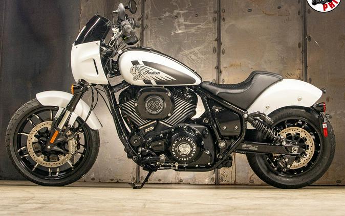 2024 Indian Motorcycle® Sport Chief Ghost White Metallic Smoke