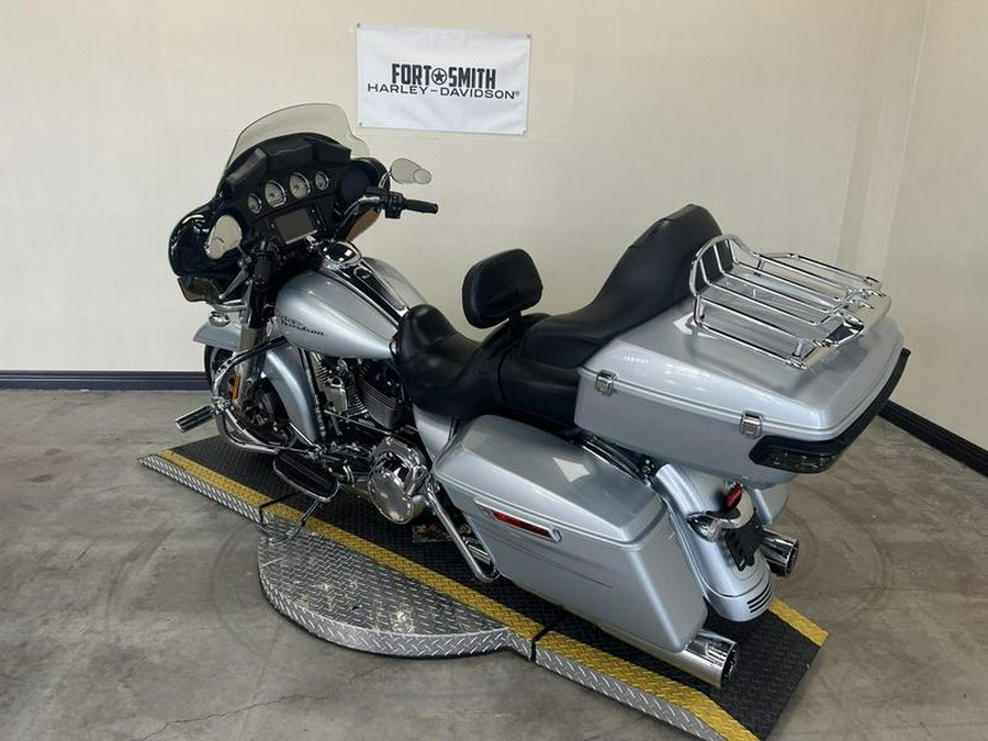 2015 Harley-Davidson® FLHXS - Street Glide® Special