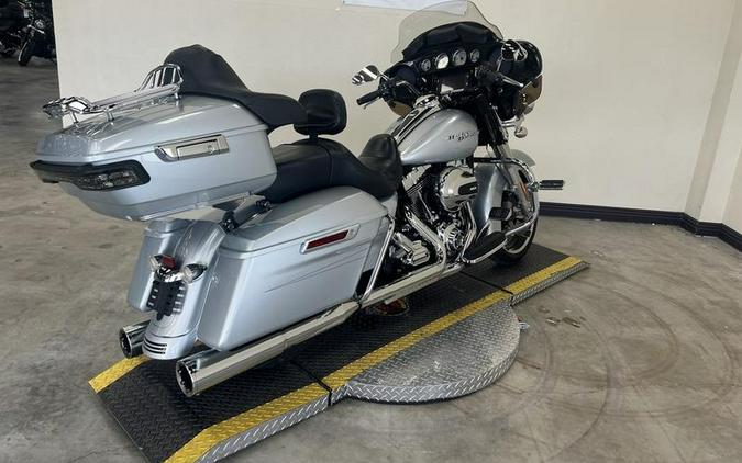 2015 Harley-Davidson® FLHXS - Street Glide® Special