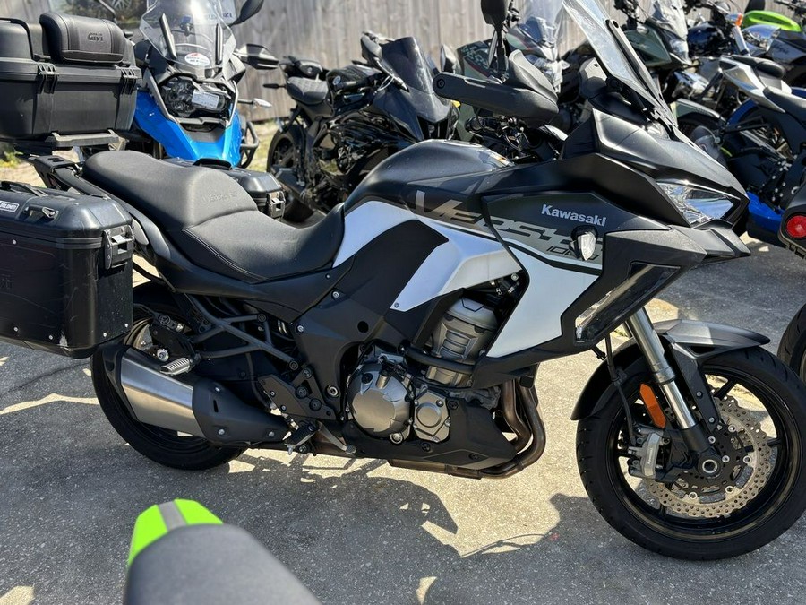 2019 Kawasaki Versys® 1000 SE LT+