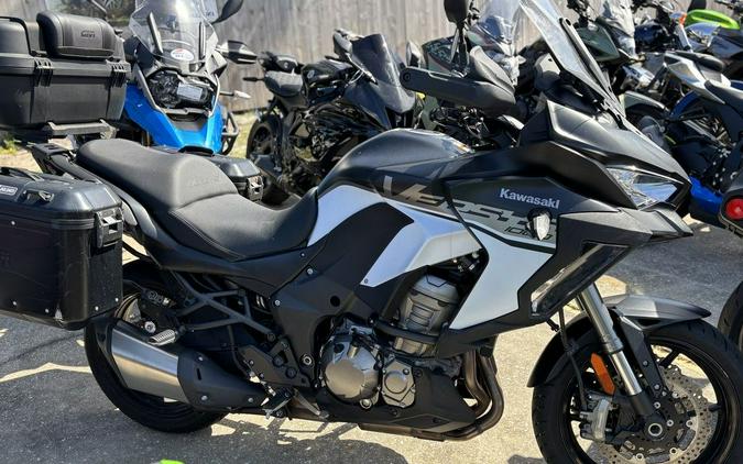 2019 Kawasaki Versys® 1000 SE LT+